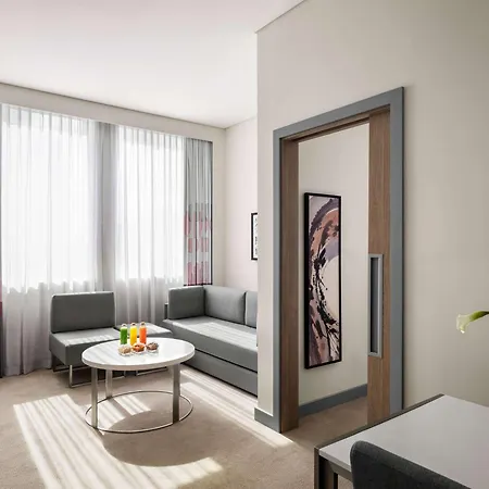 Novotel Bur Dubai - Healthcare City Exterior foto