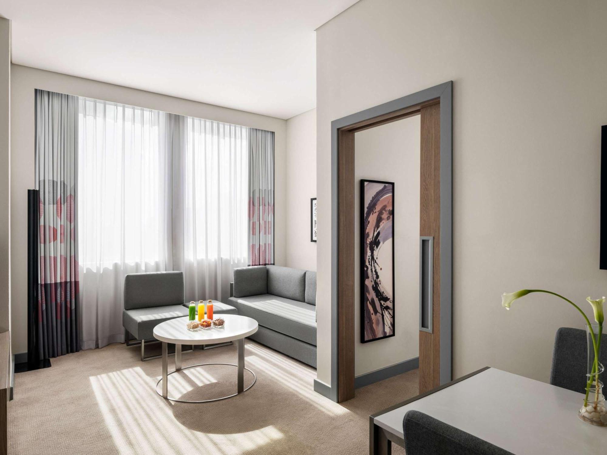 Novotel Bur - Healthcare Дубай