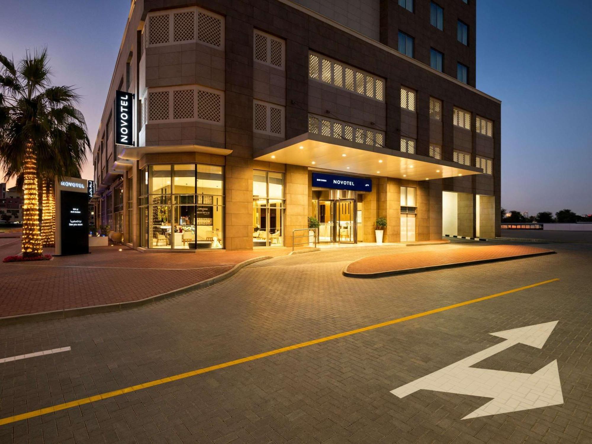 Novotel Bur - Healthcare Отель Дубай